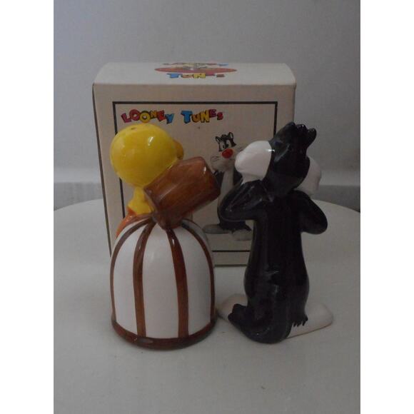 Vintage Ceramic Tweety Bird Sylvester Salt Pepper Shaker Set 1993 Looney Tunes - Picture 3 of 9
